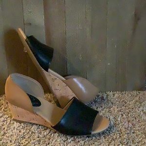 Royu black and tan wedges